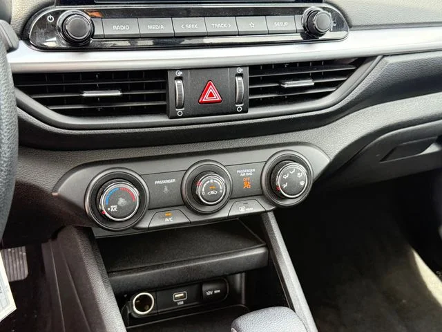 2023 Kia Forte - Image 17