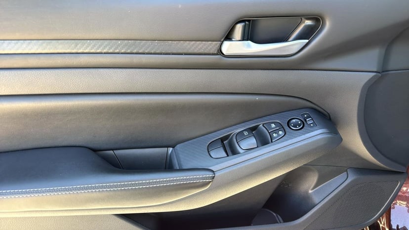 2024 Nissan Altima - Image 12