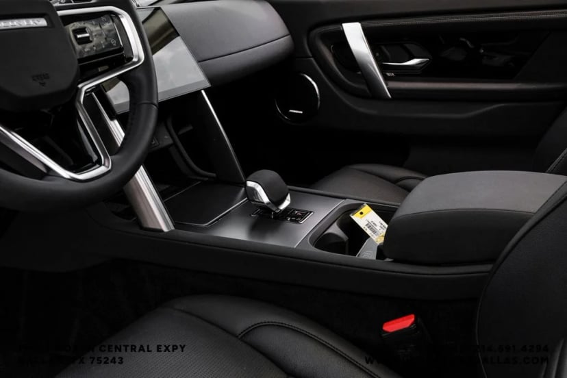 2025 Land Rover Discovery Sport - Image 13