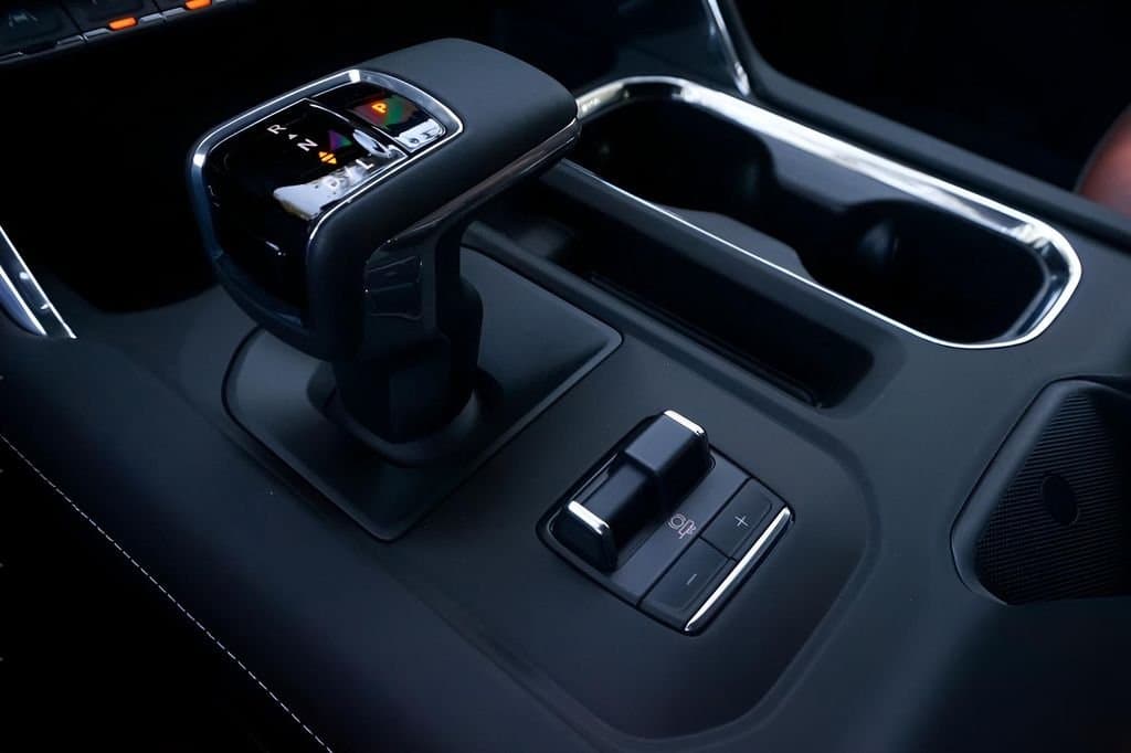 2025 GMC Sierra 1500 - Image 15