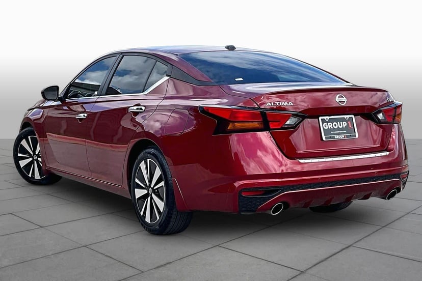 2022 Nissan Altima - Image 12