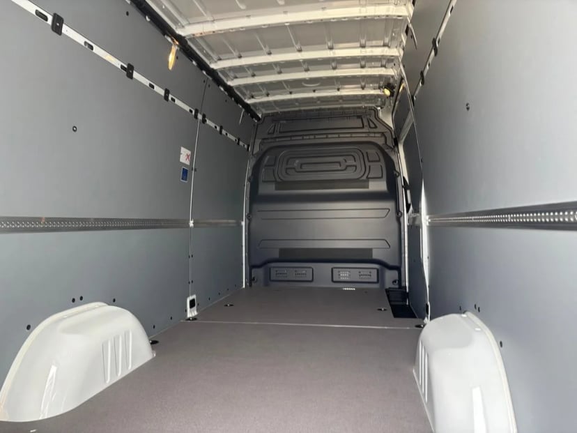 2025 Mercedes-Benz Sprinter 2500 - Image 21