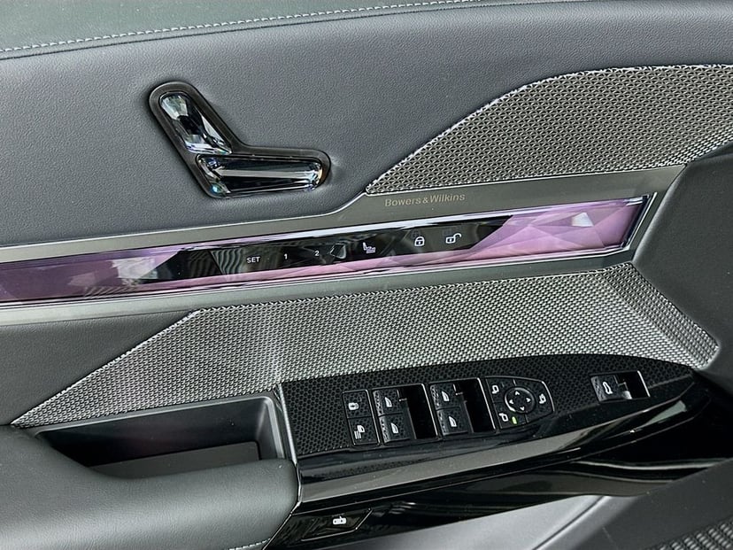 2025 BMW i7 - Image 20