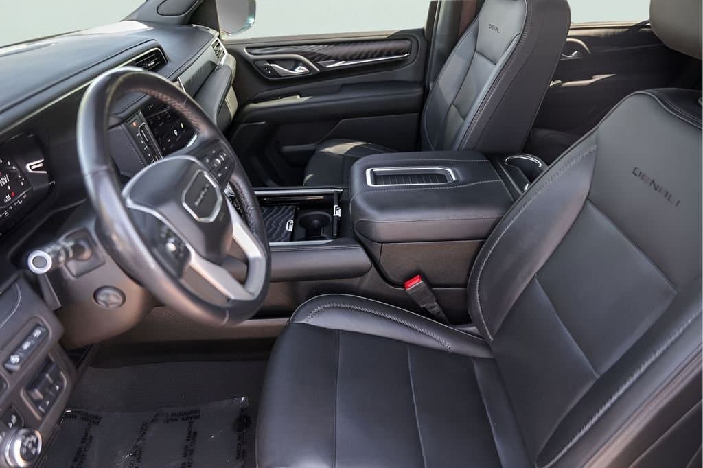 2022 GMC Yukon XL - Image 12