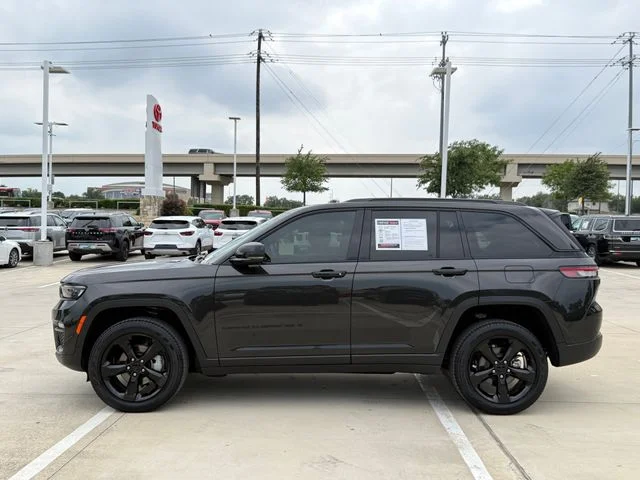 2024 Jeep Grand Cherokee - Image 8