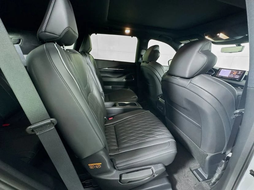 2027 INFINITI QX60 - Image 35