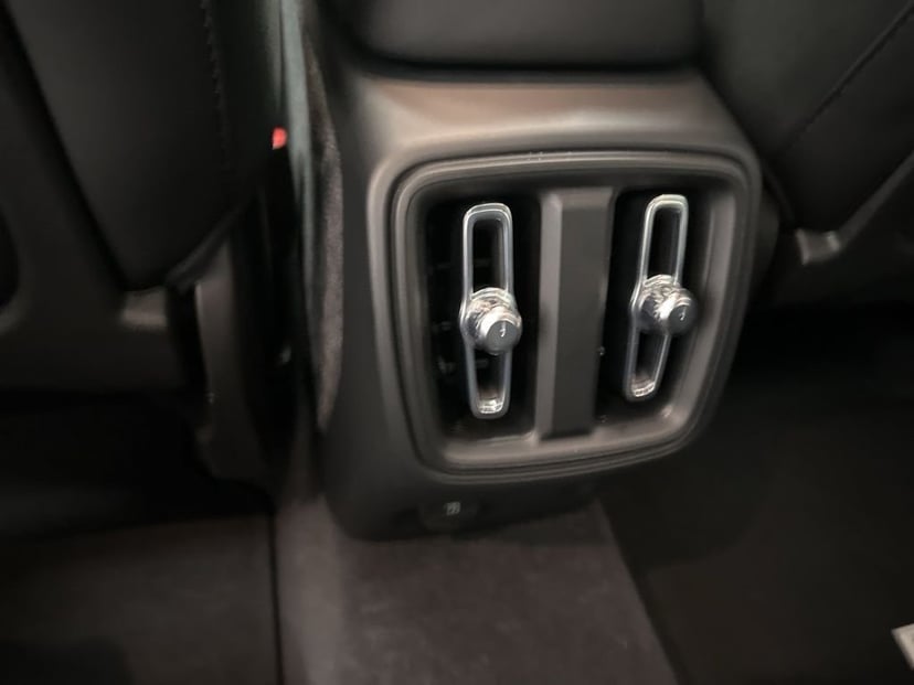 2022 Volvo C40 Recharge Pure Electric - Image 19