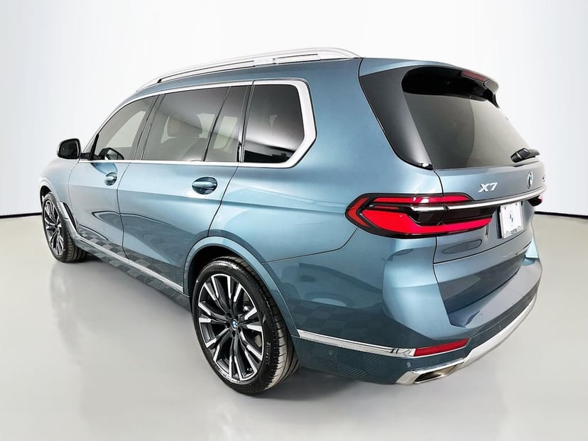 2024 BMW X7 - Image 7