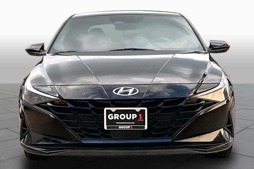 2023 Hyundai Elantra - Image 2