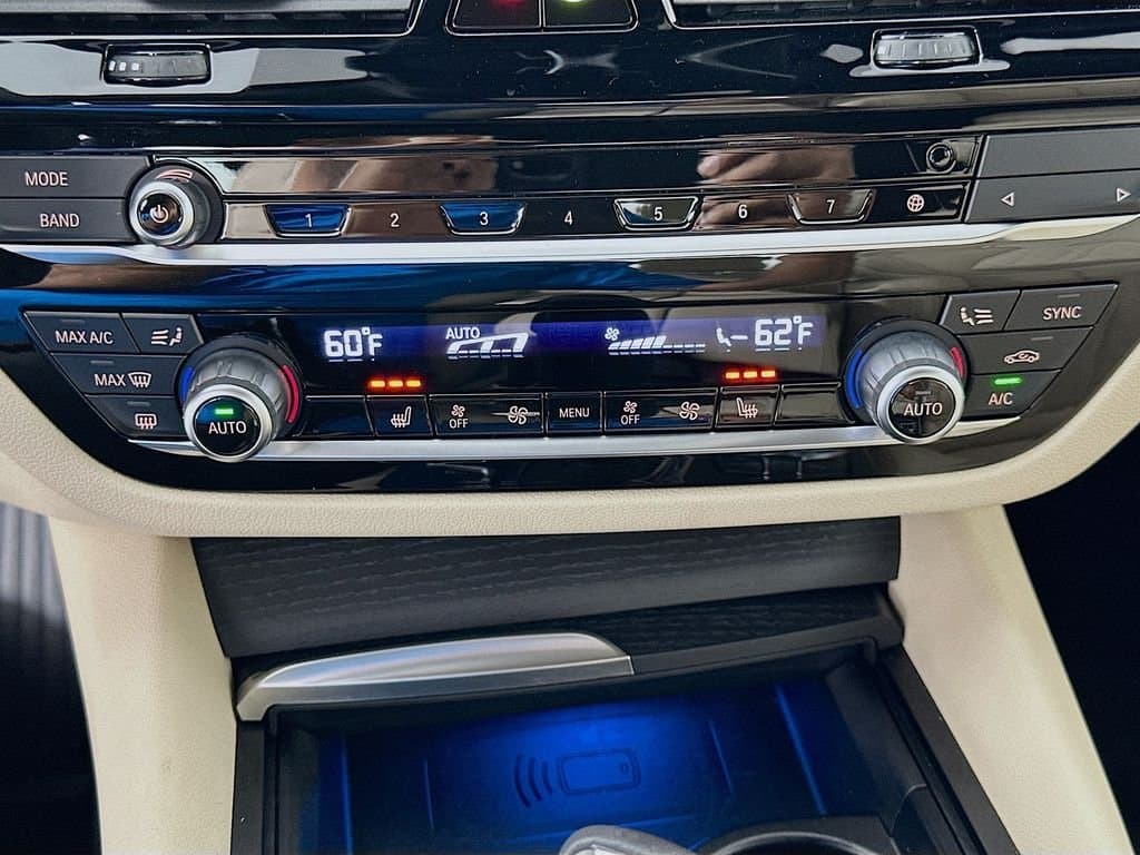 2023 BMW 5 Series - Image 16