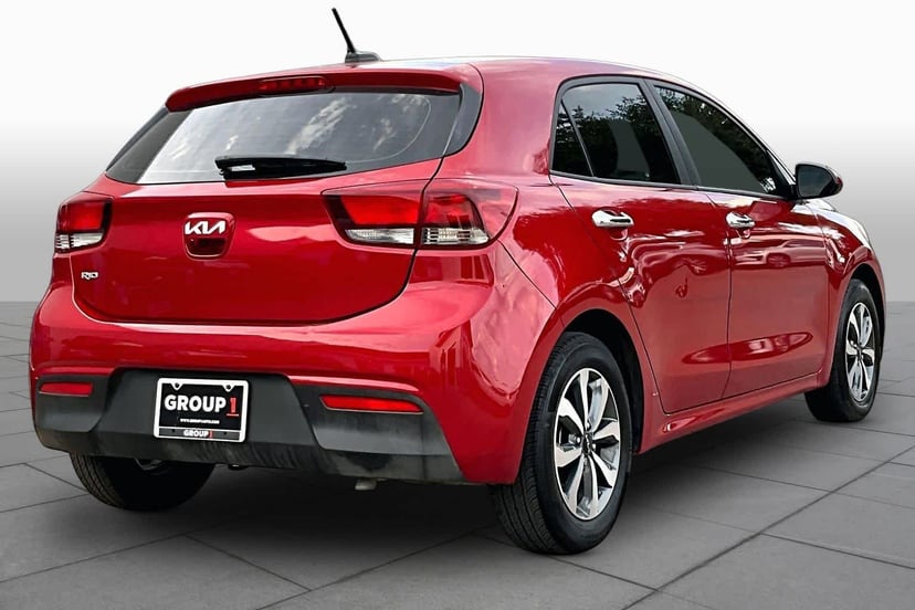 2023 Kia Rio 5-Door - Image 13