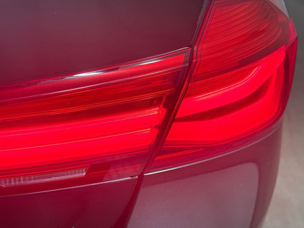 2017 BMW 3 - Image 33