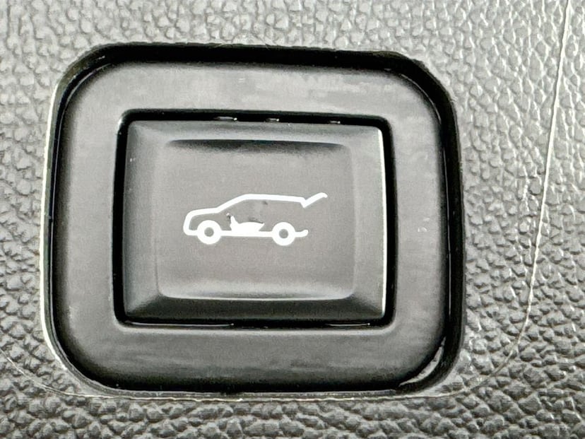 2020 Chevrolet Traverse - Image 33