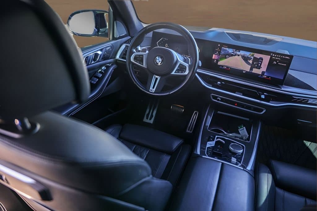 2023 BMW X7 - Image 29