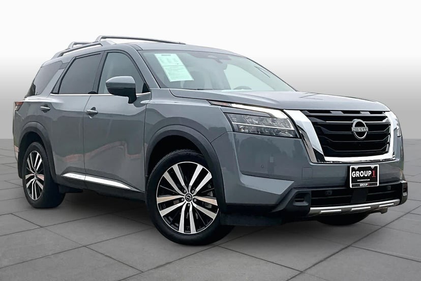 2023 Nissan Pathfinder - Image 3
