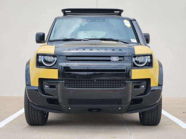 2026 Land Rover Defender 110 - Image 2