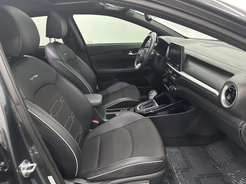 2024 Kia Forte - Image 27