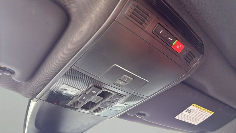 2021 Volkswagen Tiguan - Image 23