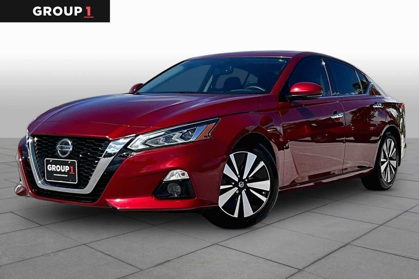 2020 Nissan Altima - Image 2