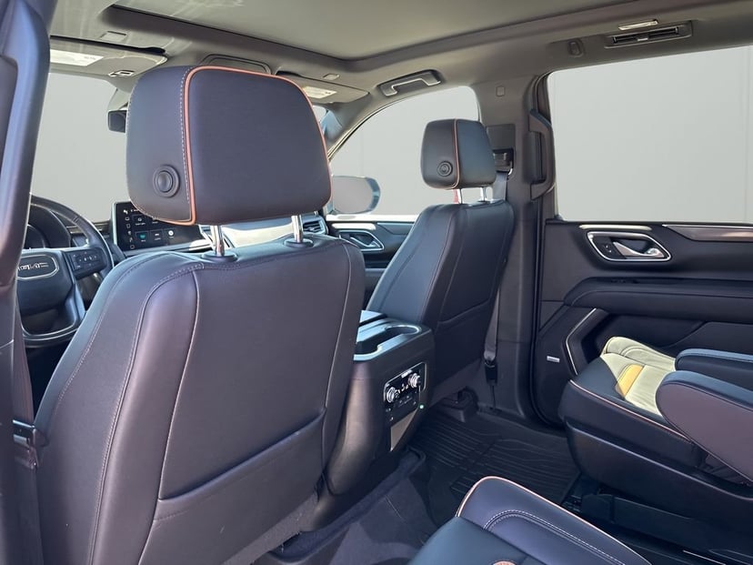 2023 GMC Yukon - Image 19