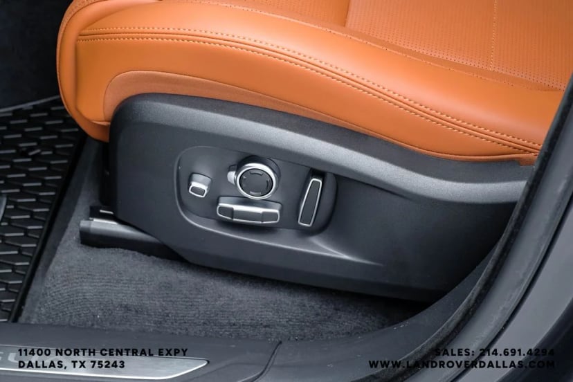 2026 Jaguar F-PACE - Image 37