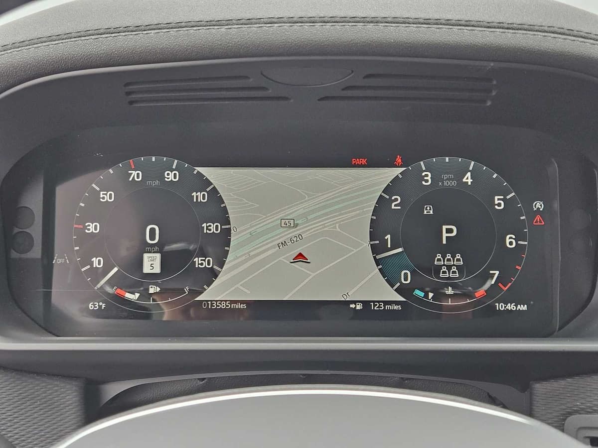 2025 Land Rover Discovery - Image 14