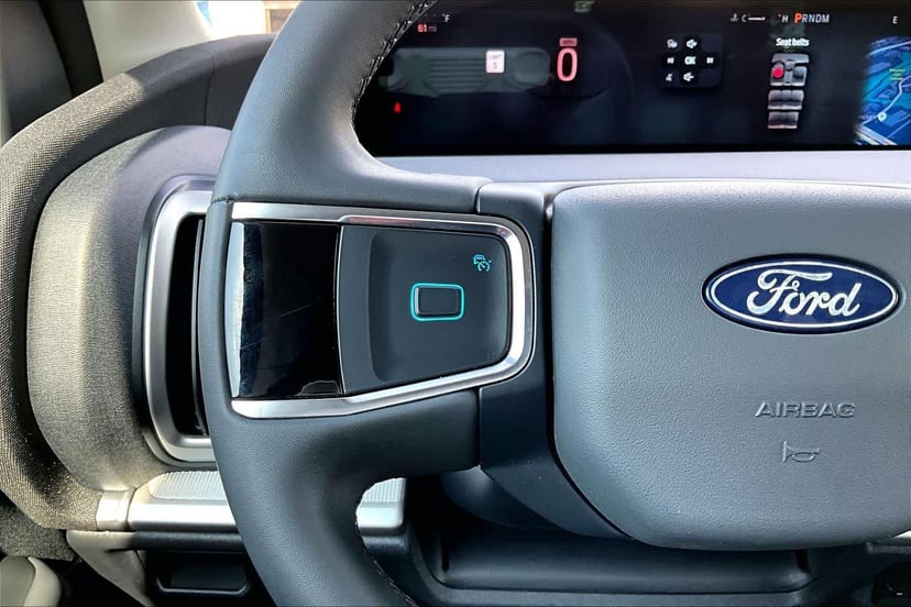 2025 Ford Expedition - Image 24