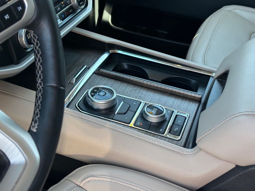 2024 Ford Expedition - Image 12