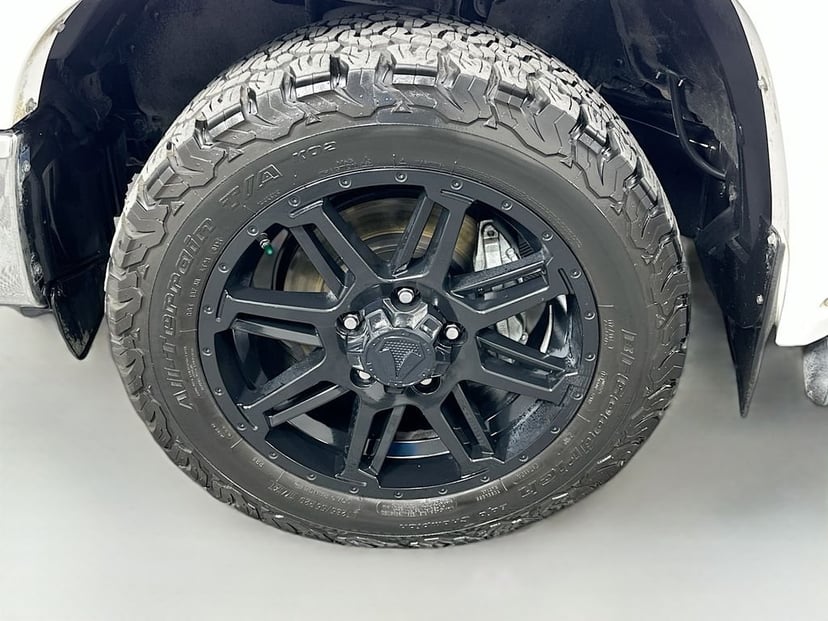 2018 Toyota Tundra - Image 31