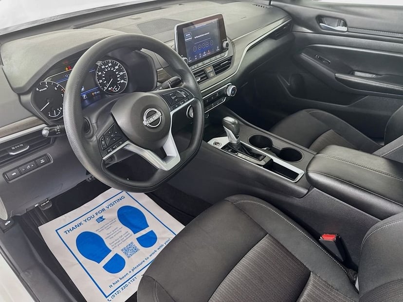 2025 Nissan Altima - Image 10