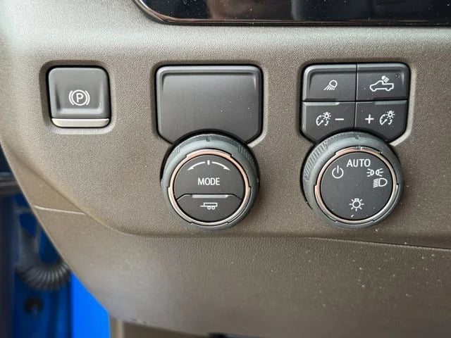 2025 Chevrolet Silverado 1500 - Image 21