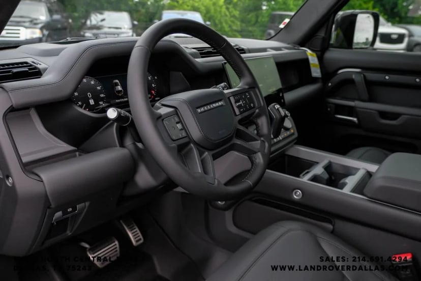 2026 Land Rover Defender 110 - Image 2