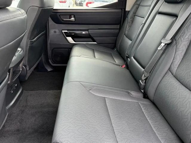 2022 Toyota Tundra - Image 31