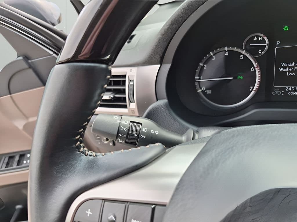 2022 Lexus GX - Image 36