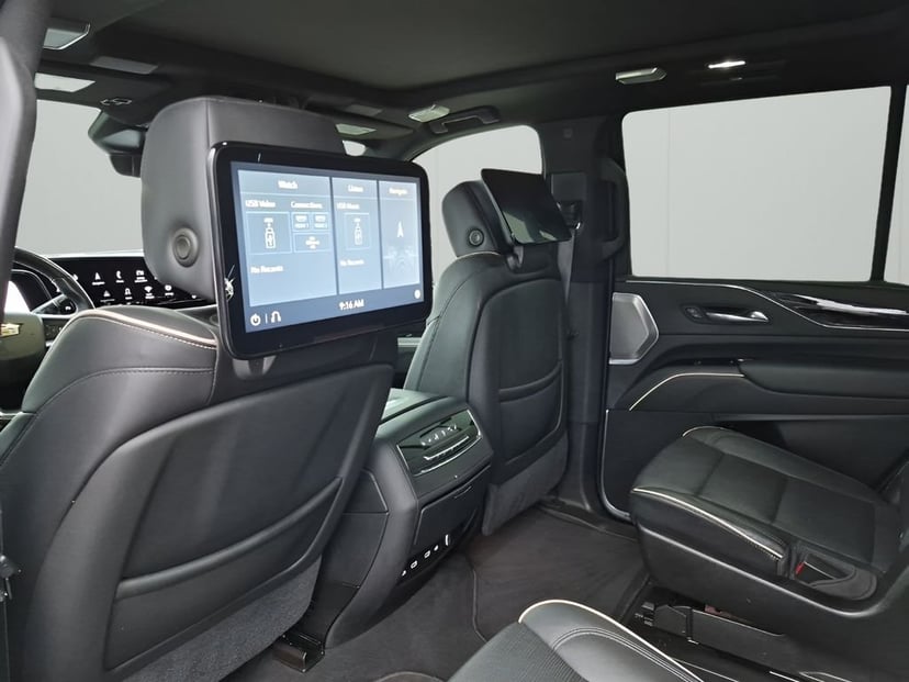 2021 Cadillac Escalade - Image 18