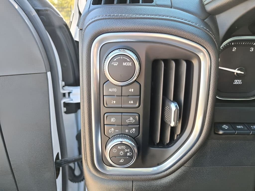 2023 GMC Sierra 2500HD - Image 33