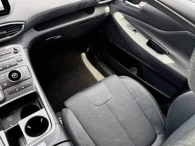 2023 Hyundai Santa Fe - Image 22