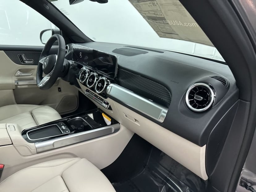 2026 Mercedes-Benz GLB - Image 27