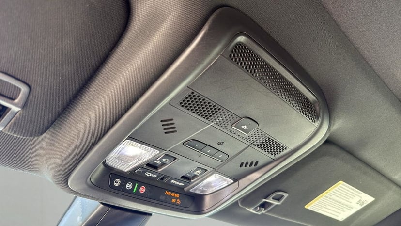 2021 Cadillac XT6 - Image 21