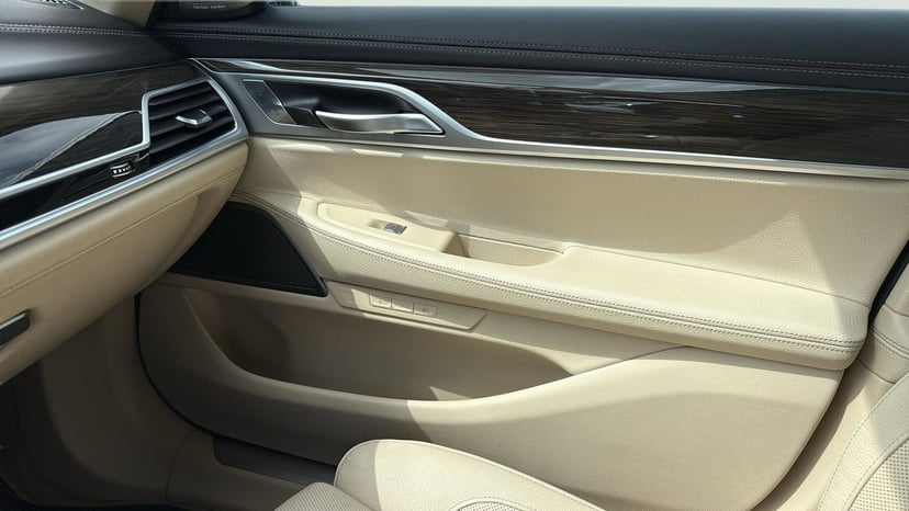 2019 BMW 7 Series - Image 24