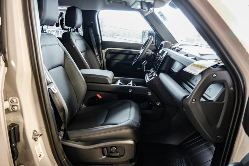 2026 Land Rover Defender 110 - Image 32