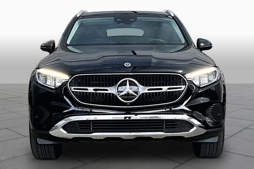 2025 Mercedes-Benz GLC 350e - Image 4