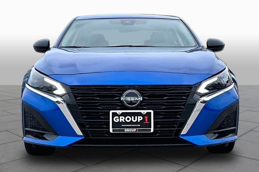 2025 Nissan Altima - Image 4