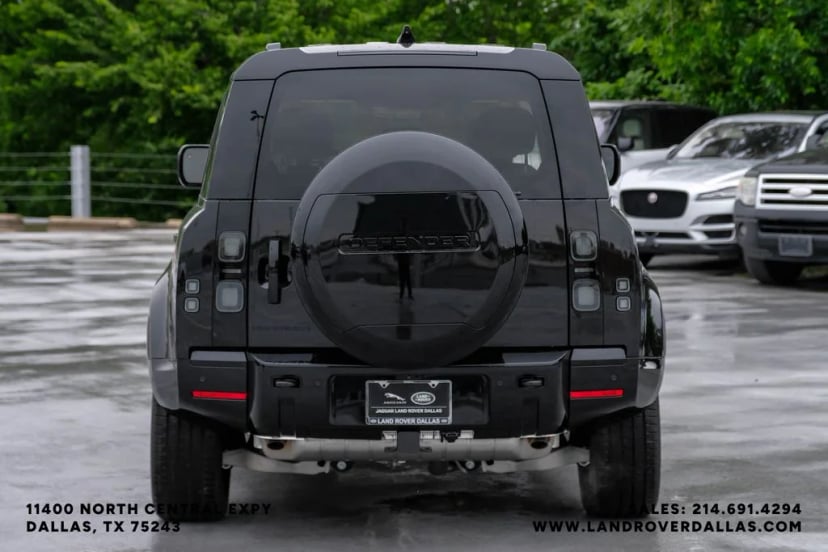 2026 Land Rover Defender 110 - Image 9