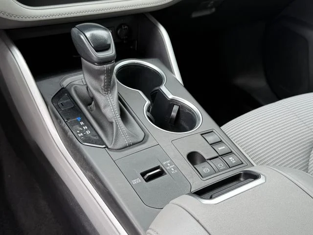 2023 Toyota Highlander - Image 18