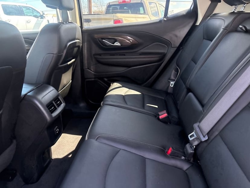 2021 GMC Terrain - Image 23