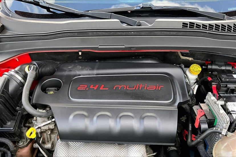 2016 Jeep Renegade - Image 32