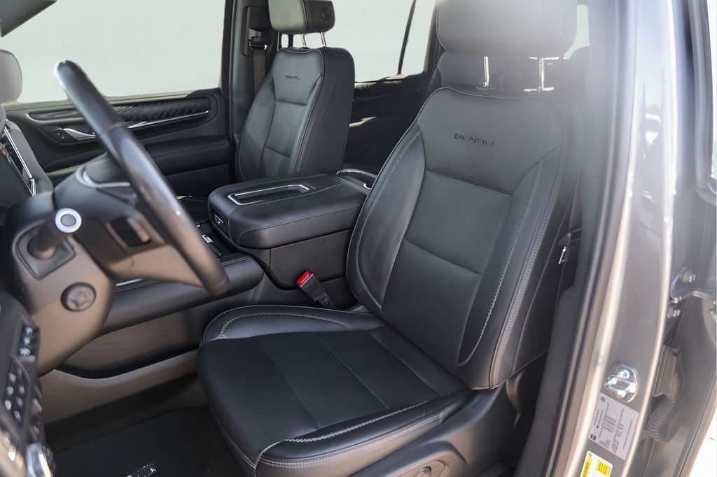 2022 GMC Yukon XL - Image 10