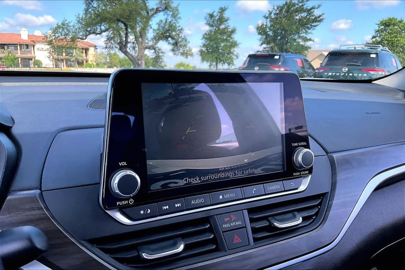 2025 Nissan Altima - Image 27