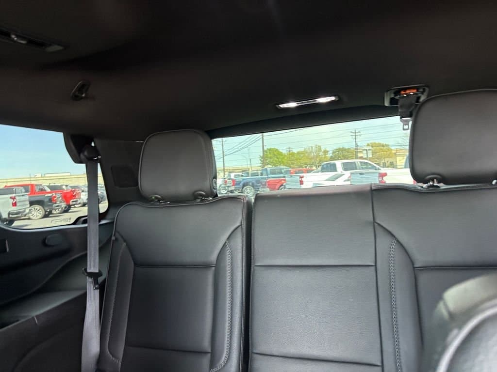 2023 GMC Yukon - Image 26